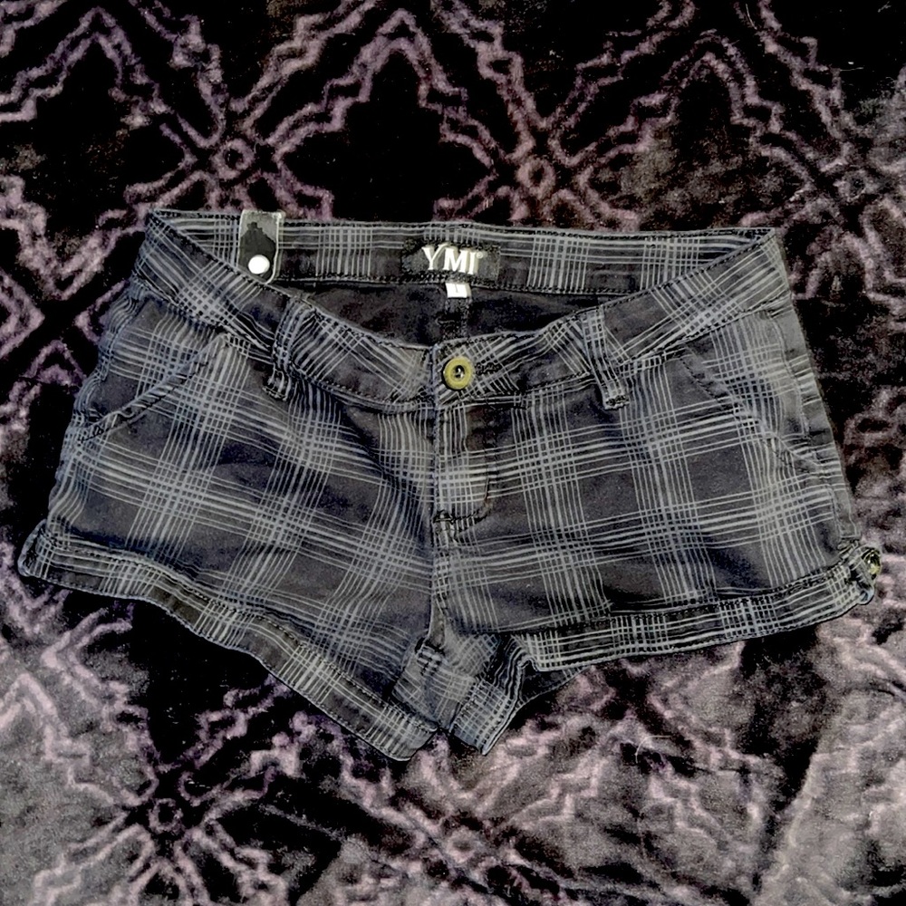 Striped shorts great for summer❣️